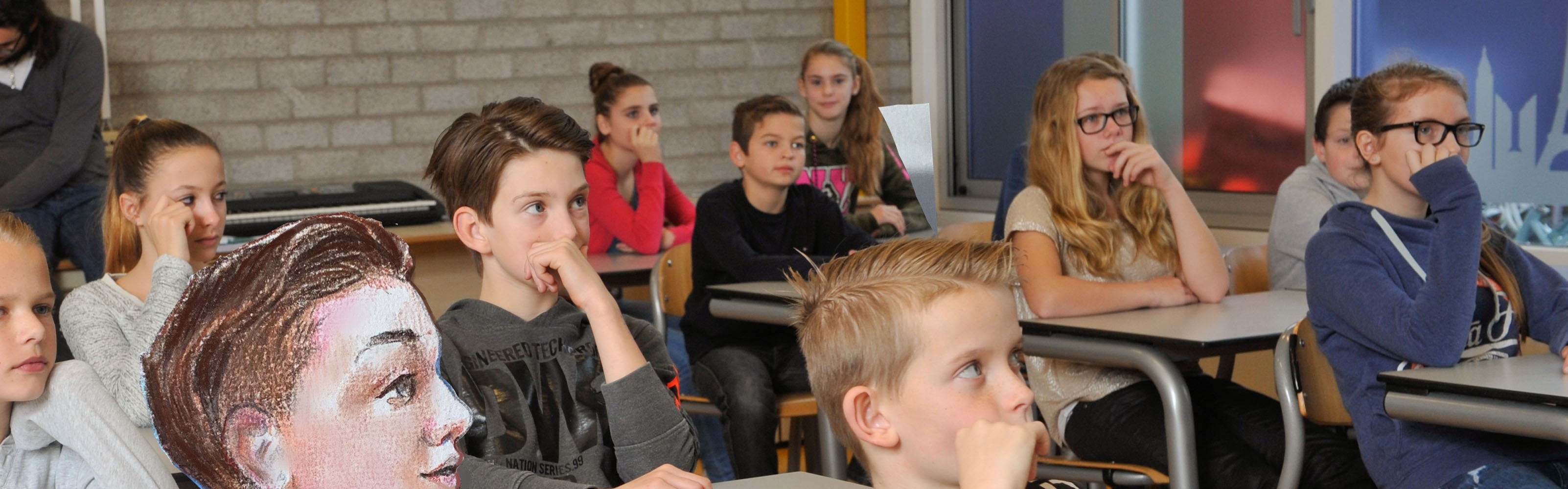 24 Jongen In Klaslokaal Bijgesneden1
