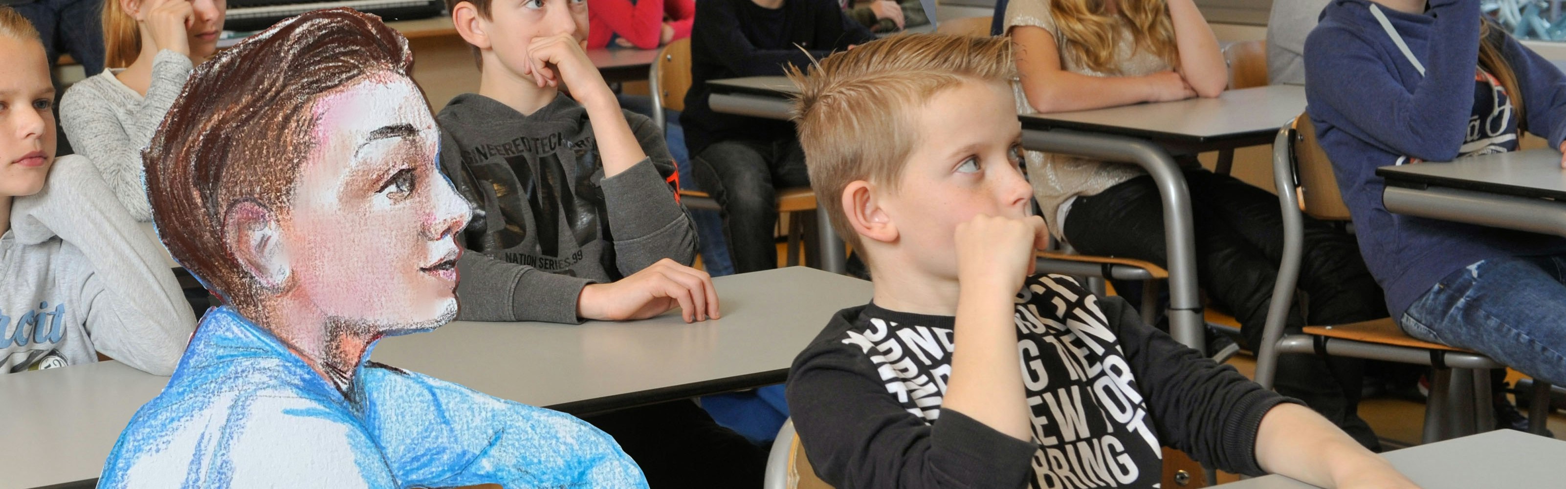 24 Jongen In Klaslokaal Bijgesneden1